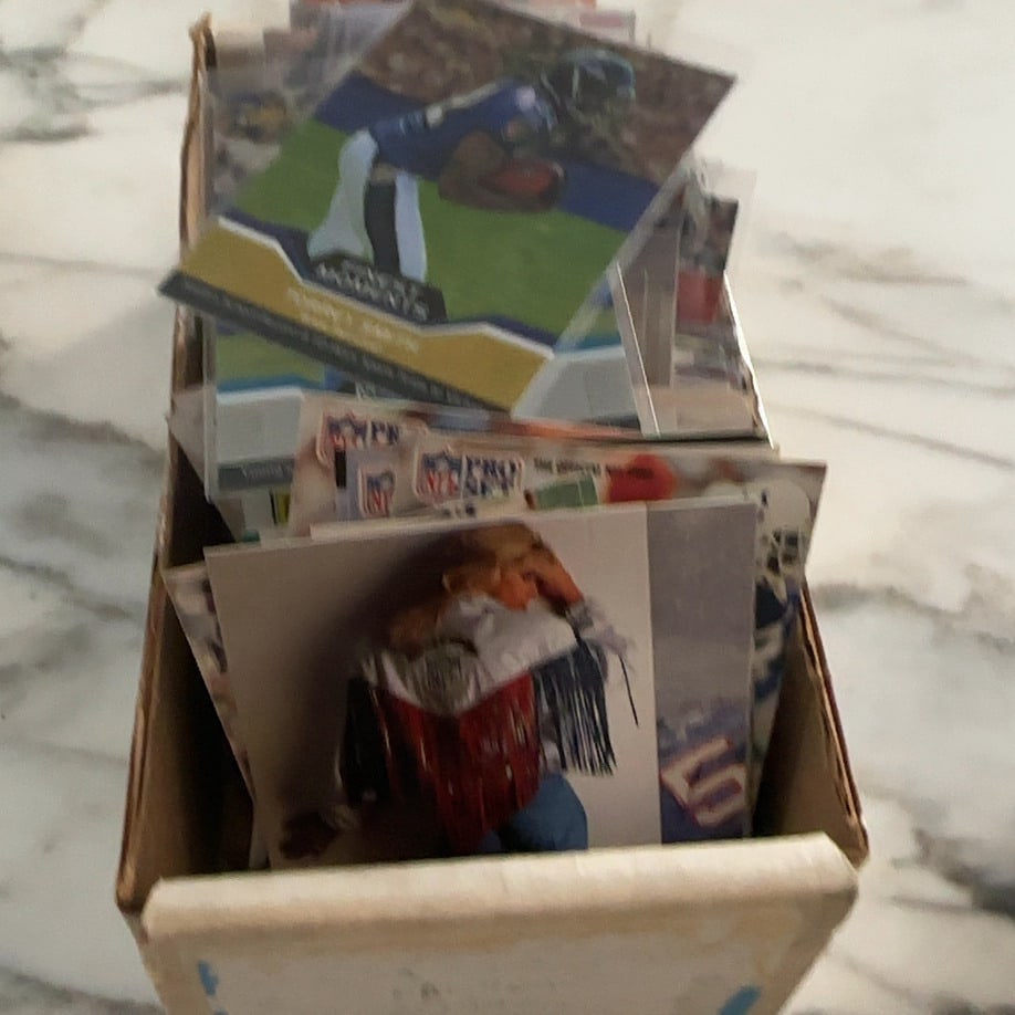 Assorted Vintage and Mondern Football Trading Card Collection - 5