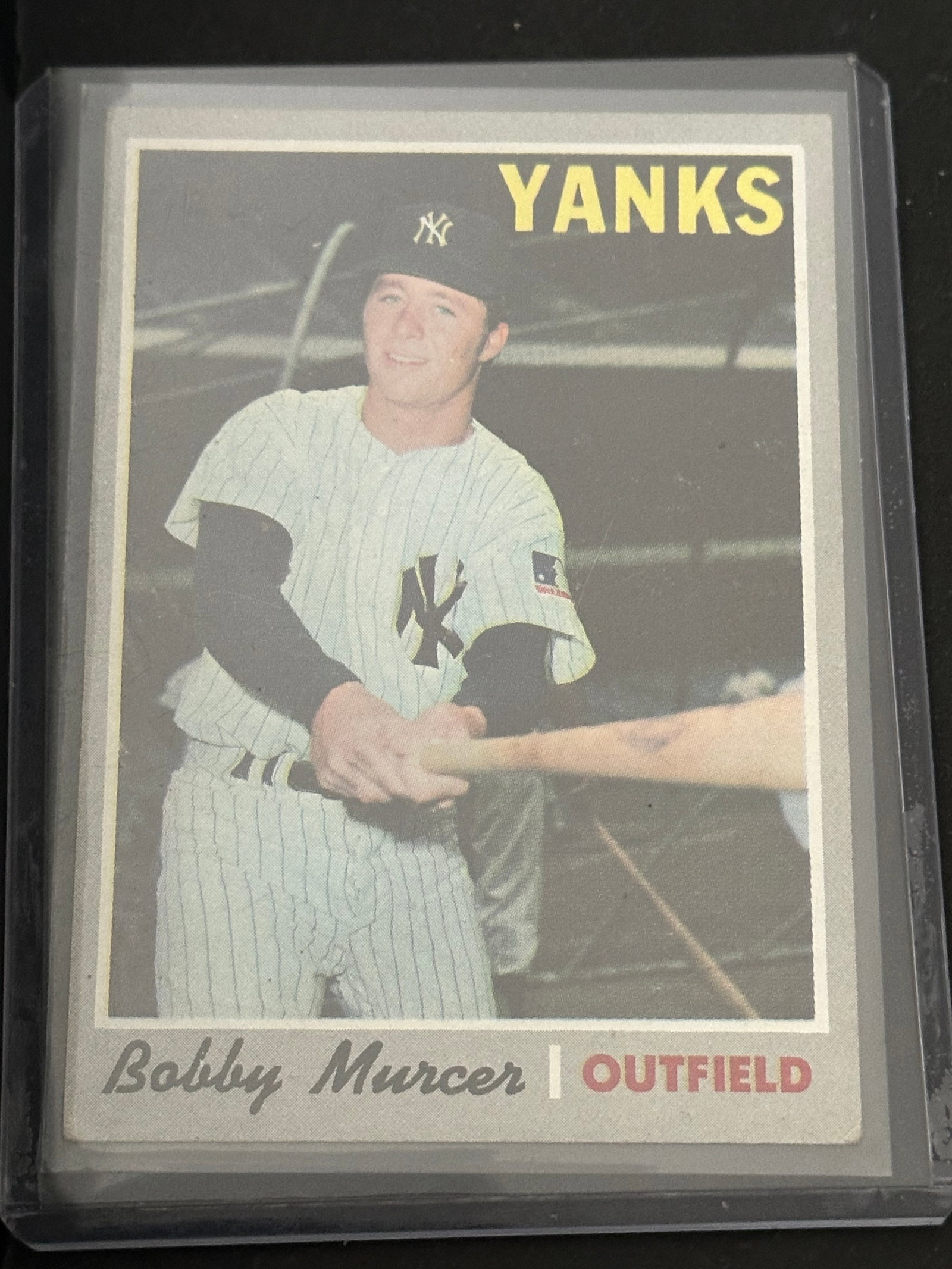 1972 Topps Bobby Murcer Baseball Card: 1972 topps baseball card featuring new york yankees outfielder bobby murcer.