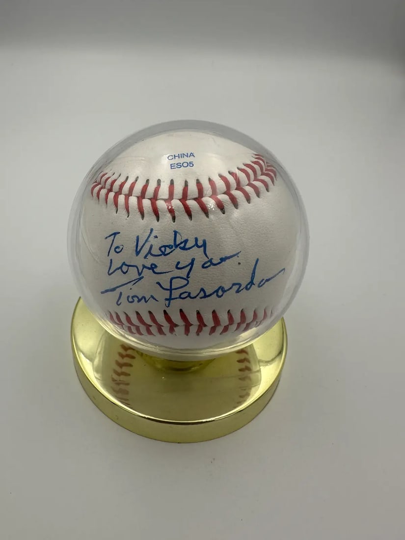 Tommy Lasorda Signed Baseball: Tommy lasorda signed baseball - great ball with personal note no coa