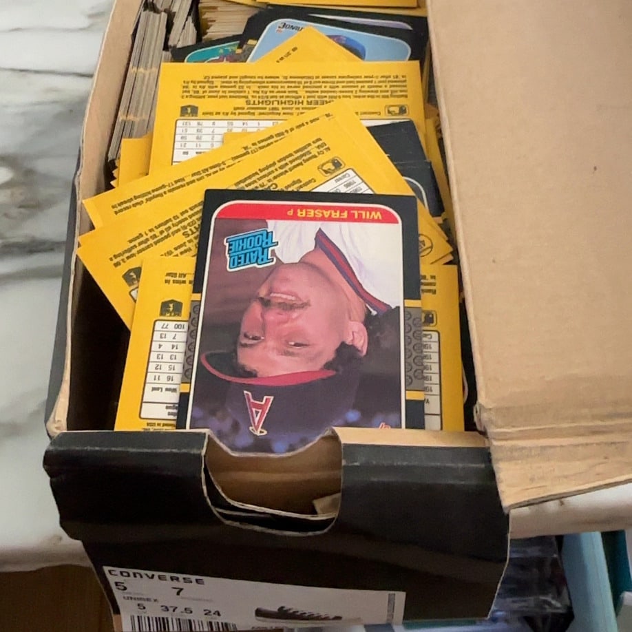 Old Shoe Box MLB - Sports Trading Cards: Unsorted shoe box full of MBL Cards ..Looks like Same Set- did not check the count or cards in box - cards are all in box as is condition -