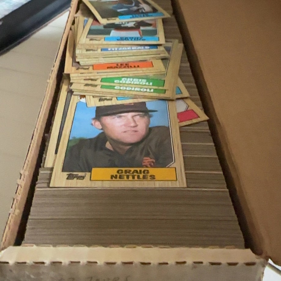 Sinlge Row Large Box - Sports Trading Cards (1 of 1)