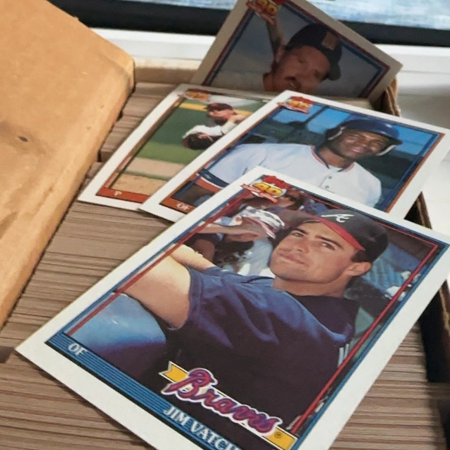 1991 Topps MLB - Single Row Box - Sports Trading Cards: Unsorted Box 1991 Topps MLB - did not check the count or cards in box - cards are all in box as is condition -Topps 40 Years of Baseball' anniversary logo.