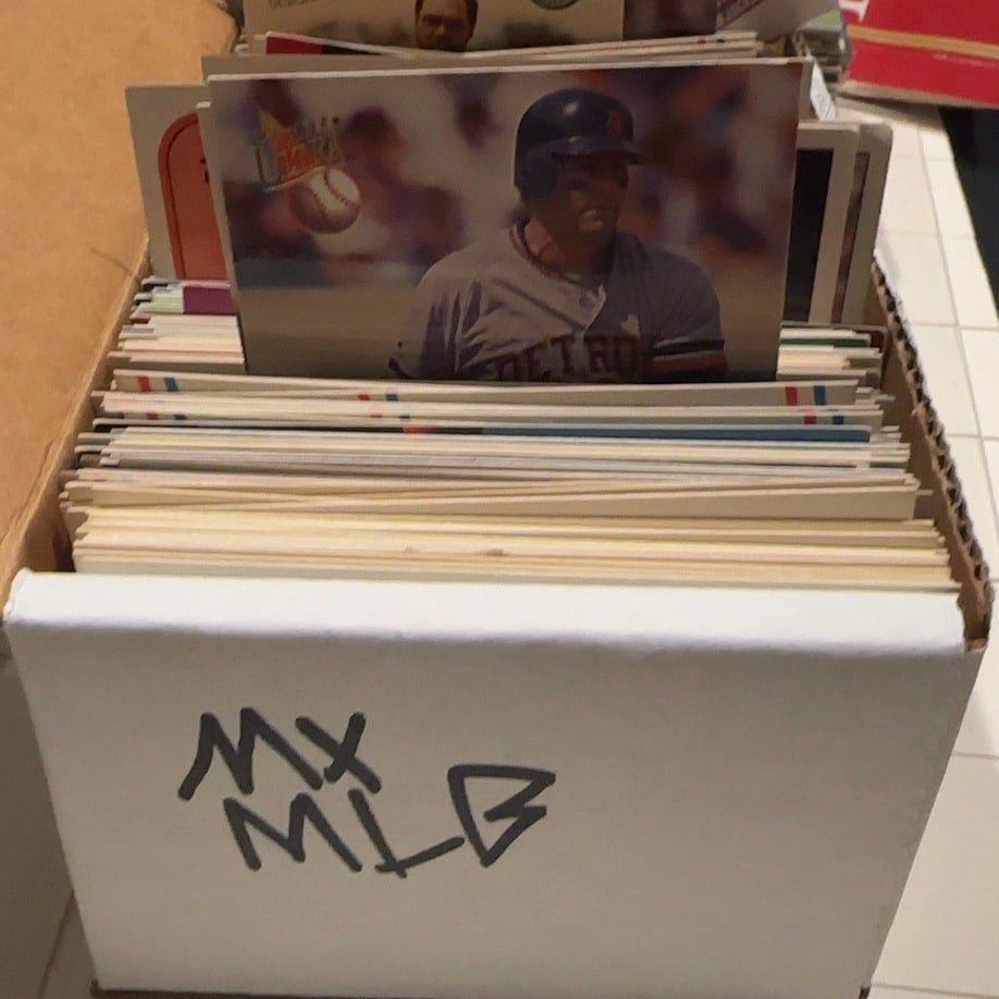 Small Box Mix MLB - Sports Trading Cards: Small Box of MLB Cards - Good Cards - Unsorted - Pulled Random Cards to show - did not check the count or cards in box - cards are all in box as is condition -