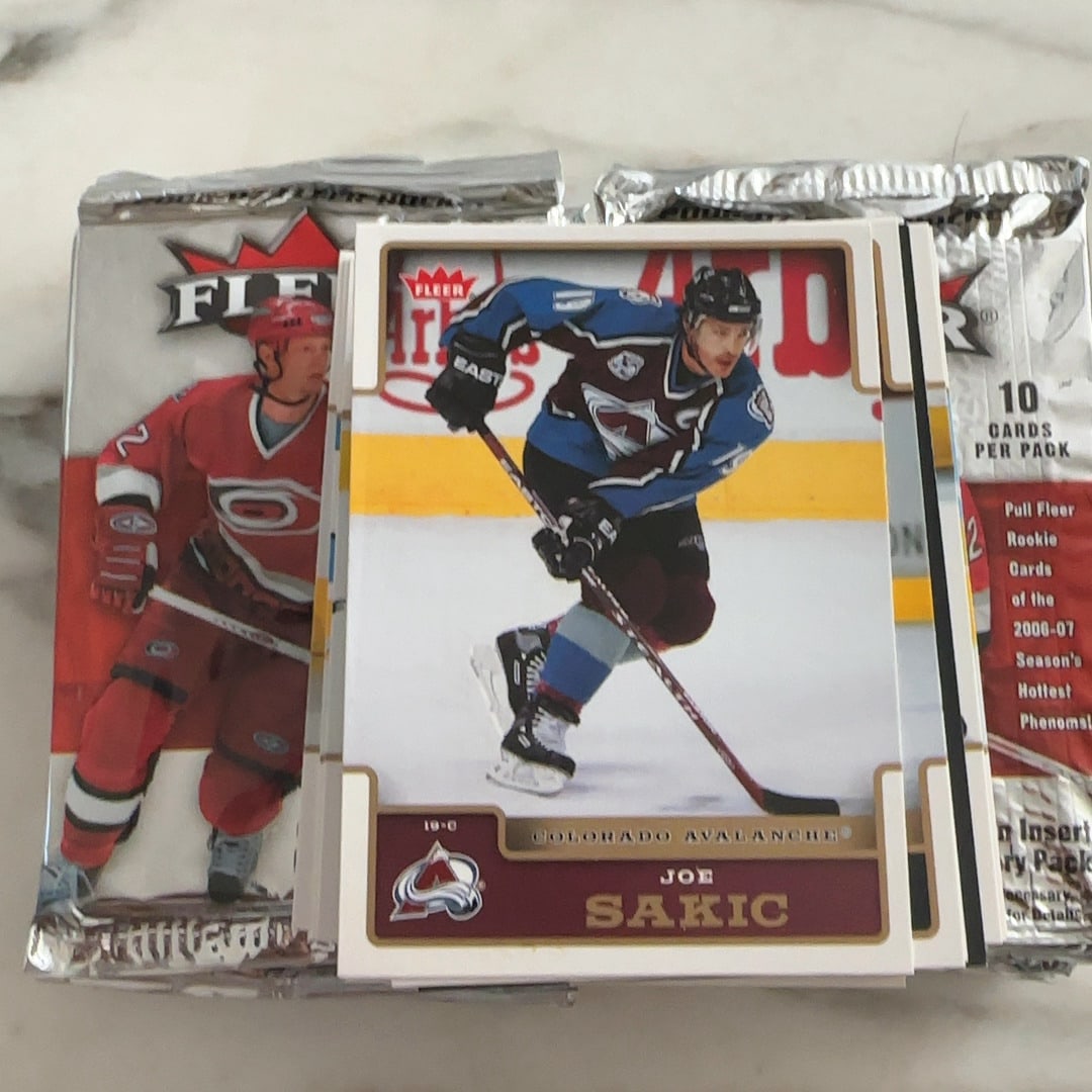 2006-07 Fleer Hockey Joe Sakic - 2