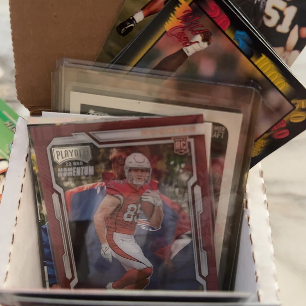 Unsorted - Short - Small Box of Misc NFL Cards - 4