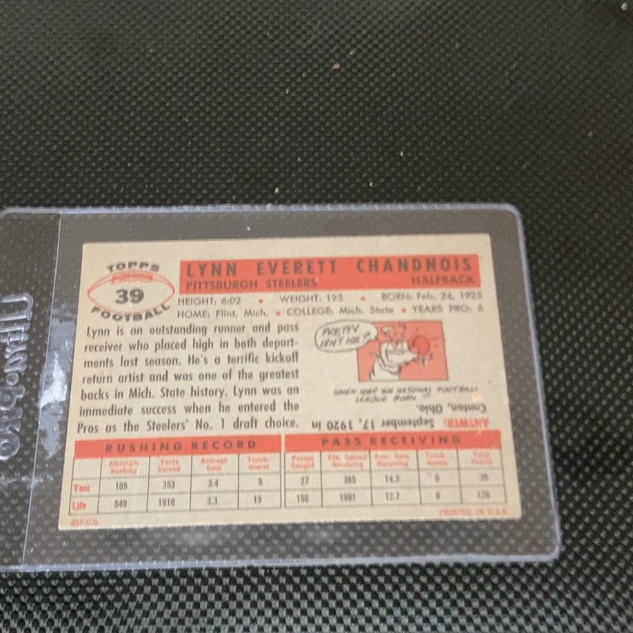 1956 Topps Lynn Chandnois (#39) vintage football trading card - 2
