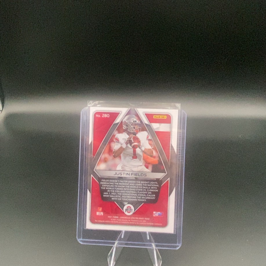 2021 Panini Spectra Justin Fields - 2