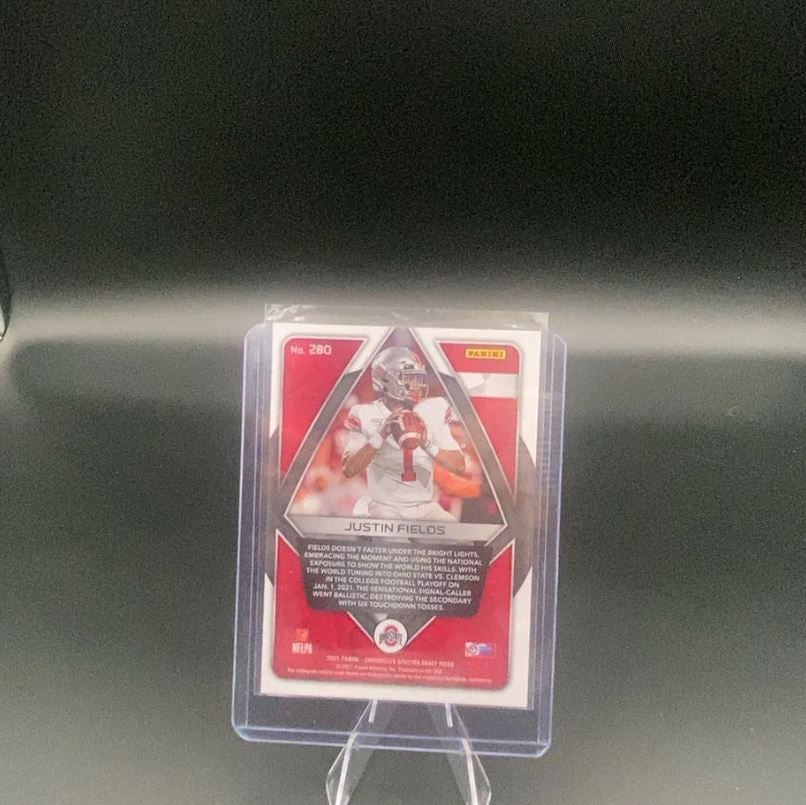 2021 Panini Spectra Justin Fields - 2