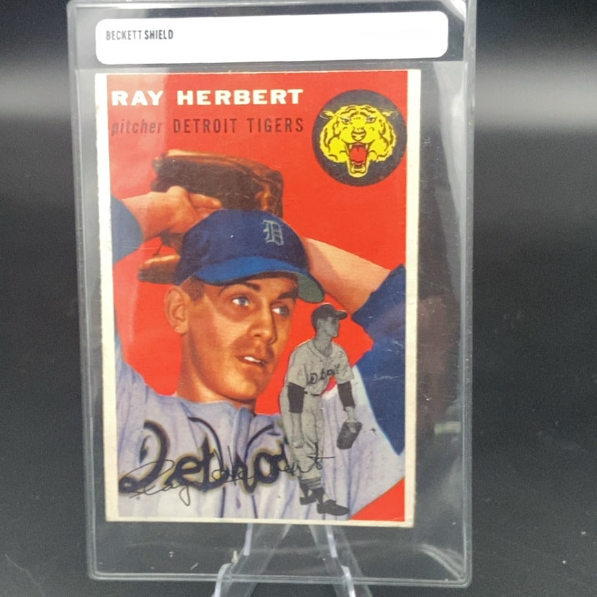 1954 Topps #190 Ray Herbert Detroit Tigers baseball card: This is a vintage 1954 Topps baseball card featuring pitcher Ray Herbert of the Detroit Tigers. The card displays a player portrait and a secondary small image of the pitcher in a uniform. It is