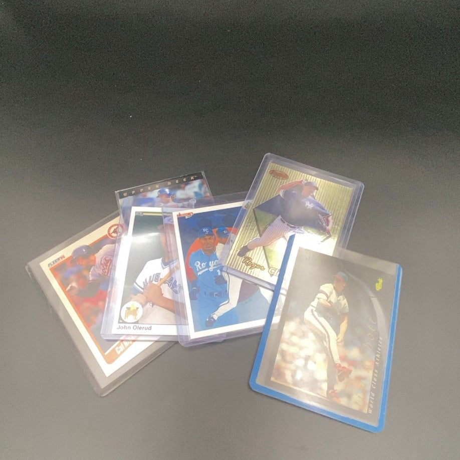 Assorted Vintage Baseball Trading Cards (1 of 1)