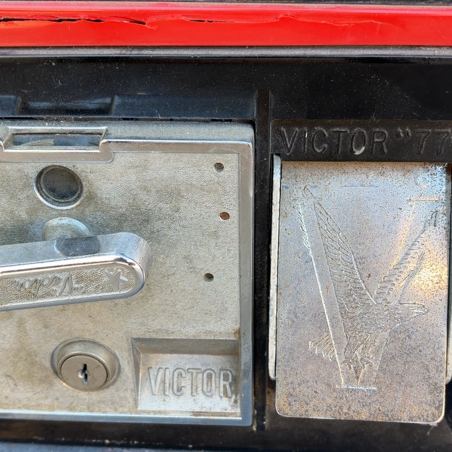 Vintage Victor 77 Gumball Machine - 2