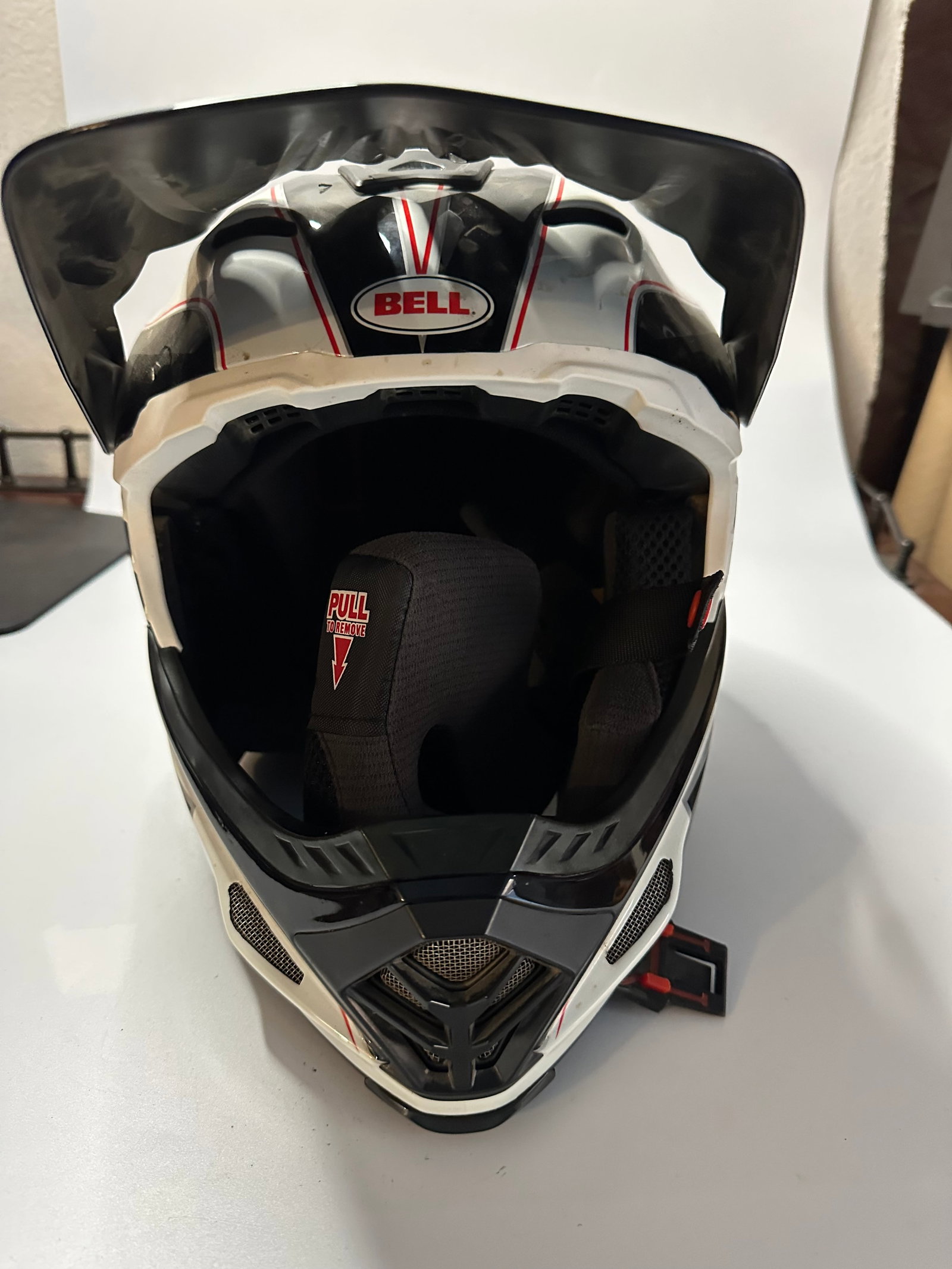 Bell Motocross Helmet (1 of 1)
