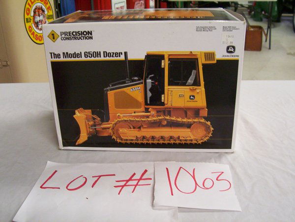 JOHN DEERE 650 H DOZER 1/16 SCALE (ERTL) (NIB): JOHN DEERE 650 H DOZER 1/16 SCALE (ERTL) (NIB)