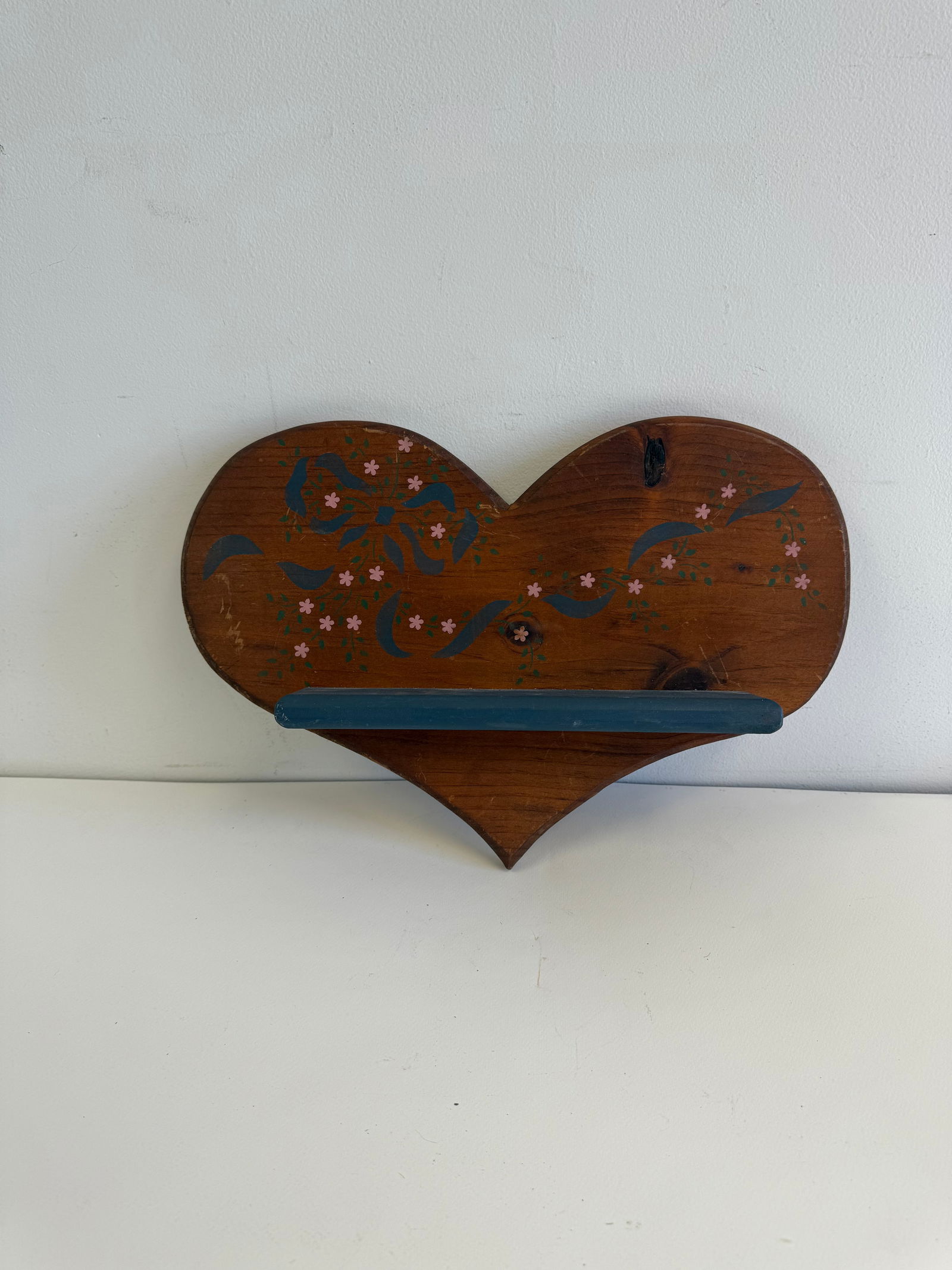 Hart shaped wooden figurine: Hart shaped wooden figurine
