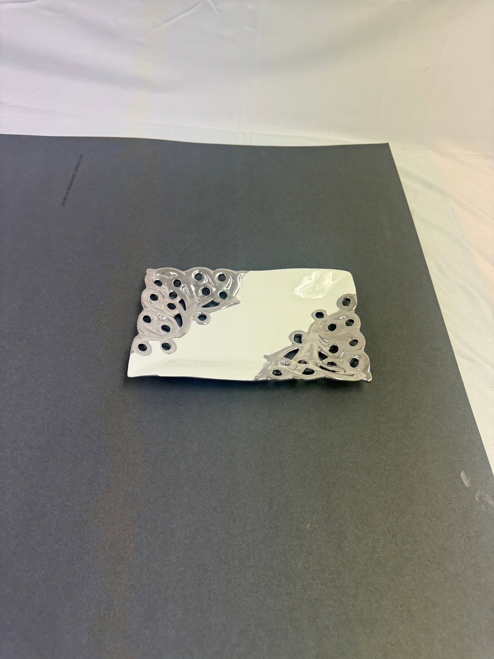 Signature Collection Serving Plate by CASSIANI (1 of 1)