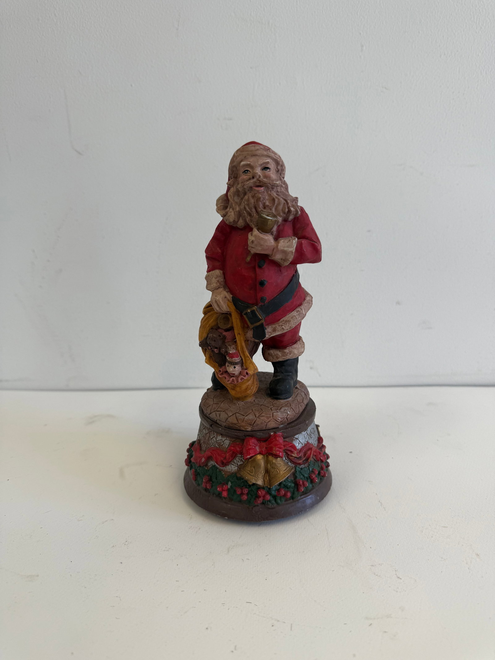 Vintage 1987 Enesco resin Musical Woodland Santa (1 of 2)