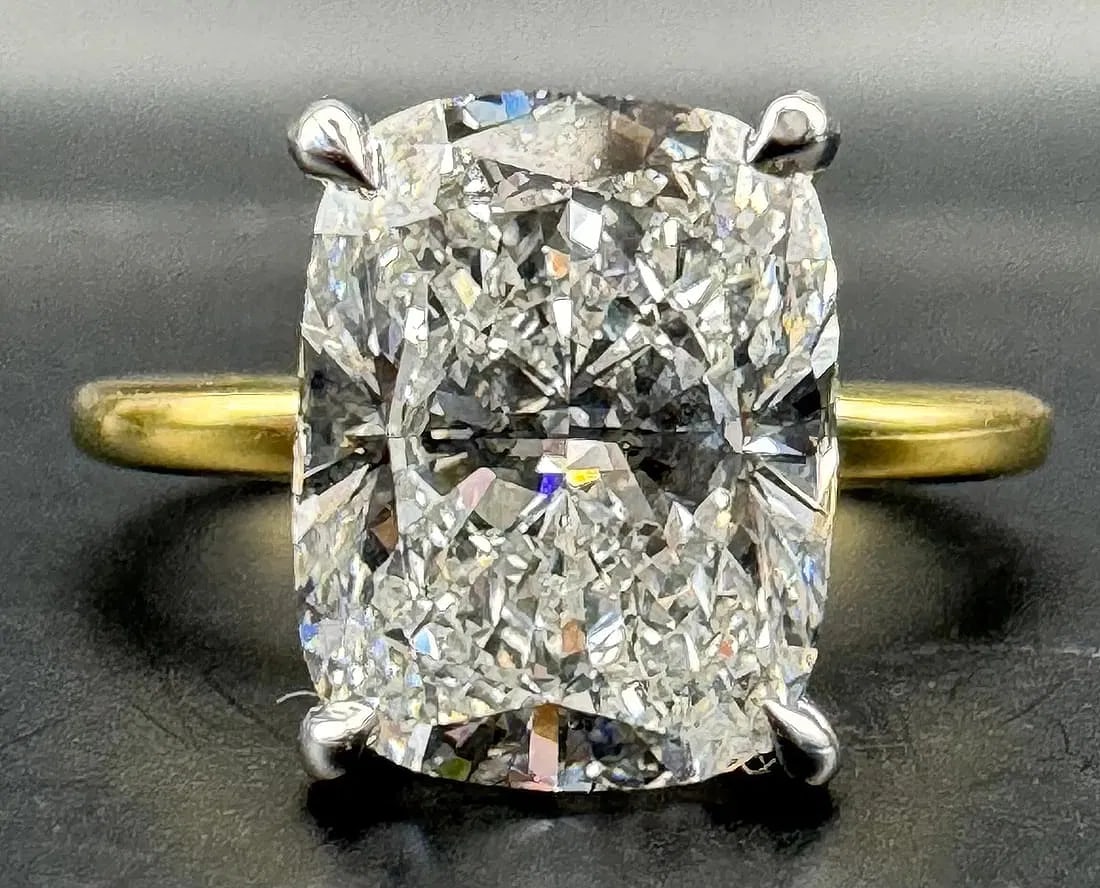 18K TWO-TONE GOLD CUSHION CUT LAB DIAMOND RING 4.13CT (1 of 5)