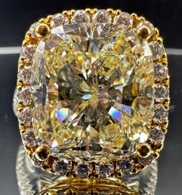 18K TWO-TONE GOLD 12.77CTW CUSHION CUT DIAMOND RING