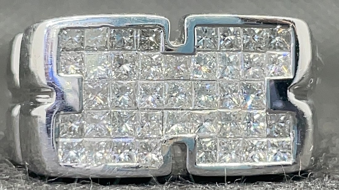 14k White Gold 2.00ctw Invisible-Set Princess Cut Diamond Men’s Ring (13.6g): This sleek and classy men's ring features a sophisticated invisible-set design that creates a seamless field of brilliance. The piece is expertly handcrafted in solid 14k white gold and features 2.00 
