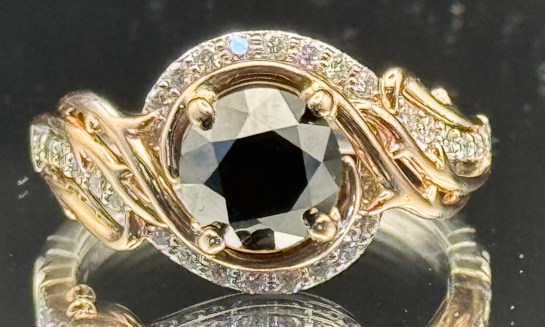 ENCHANTED DISNEY VILLAINS BY ZALES MALEFICENT 2.00CTW BLACK DIAMOND RING: Special Opportunity: This lot features a set reserve of $800. This is significantly below the estimated retail replacement value, offering a unique opening for collectors and investors.