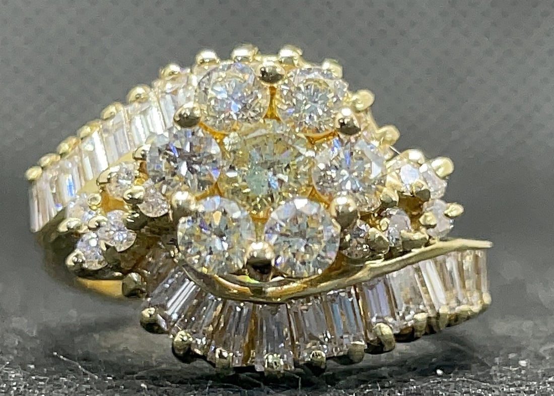 14k Yellow Gold 2.50ctw Baguette & Round Diamond Cluster Ring (8g) (1 of 5)