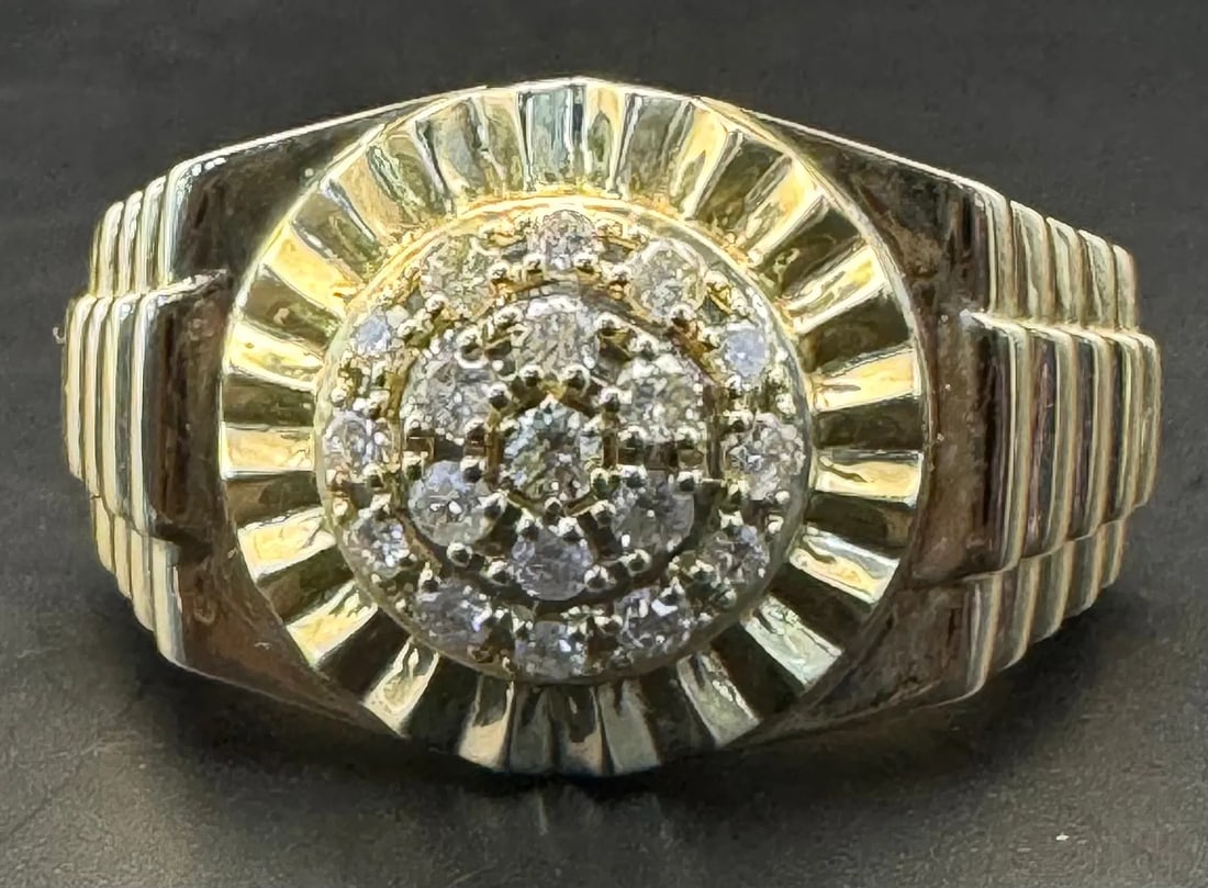 14K YELLOW GOLD ROUND BRILLIANT DIAMOND RING 0.43CT: 14K yellow gold ring featuring 0.43ct round brilliant cut earth-mined diamonds, G-H color, SI1 clarity, set in prong setting. Total ring weight 10.39 grams, size 10, resizable. Stamped 14K. New condit