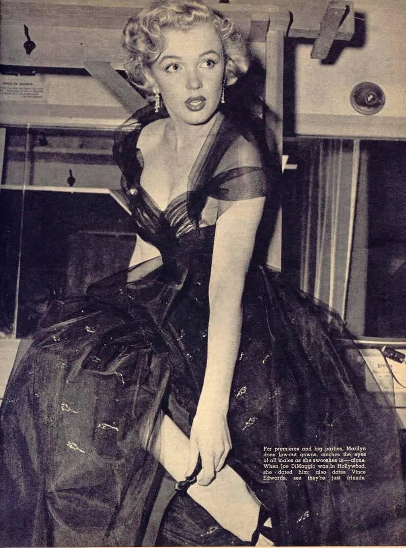 Marilyn Monroe Photo: Measures 8x 10 inches photographic print , mounted to archival board