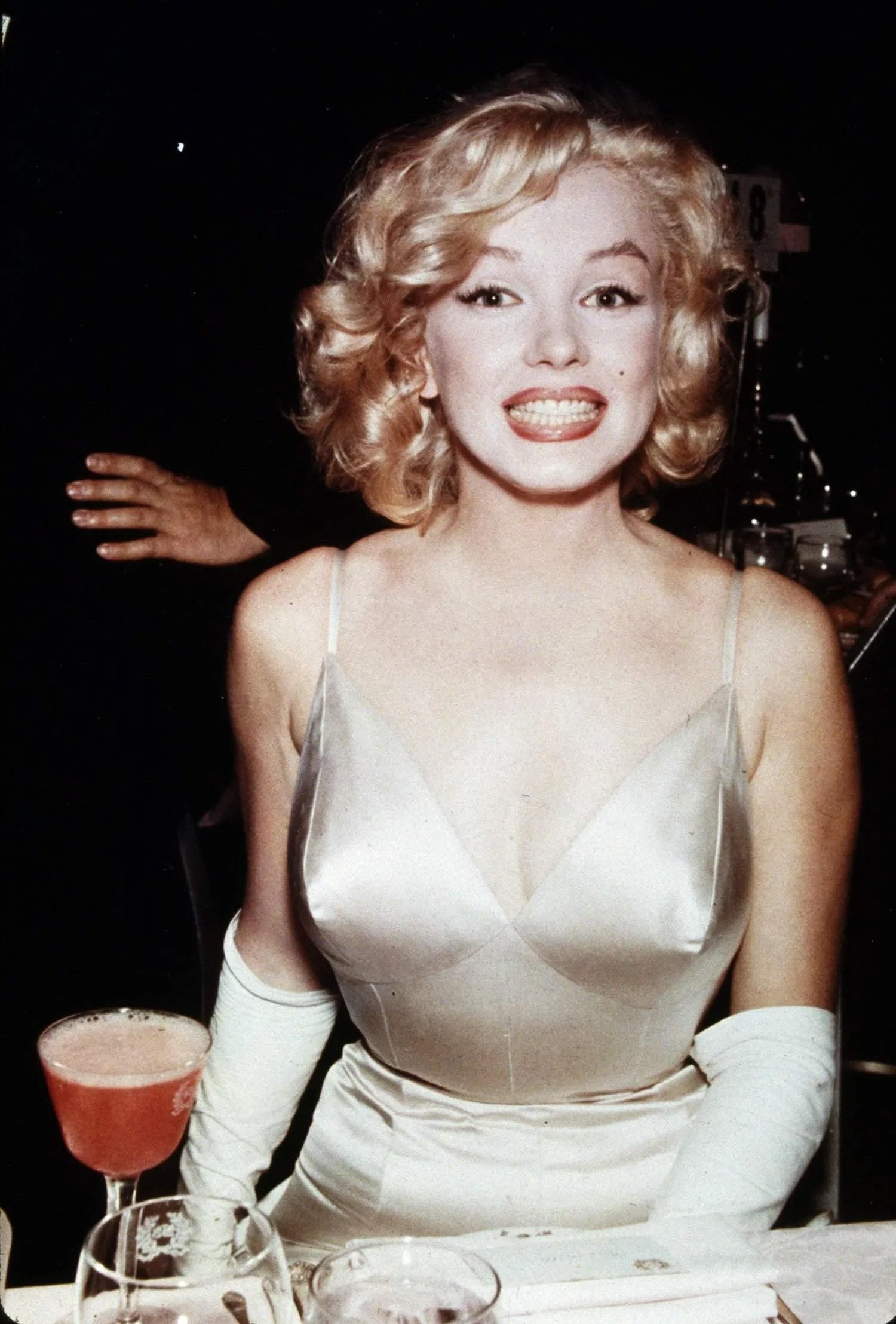 Sam Shaw Marilyn Monroe Photo: Measures 8x 10 inches photographic print , mounted to archival board