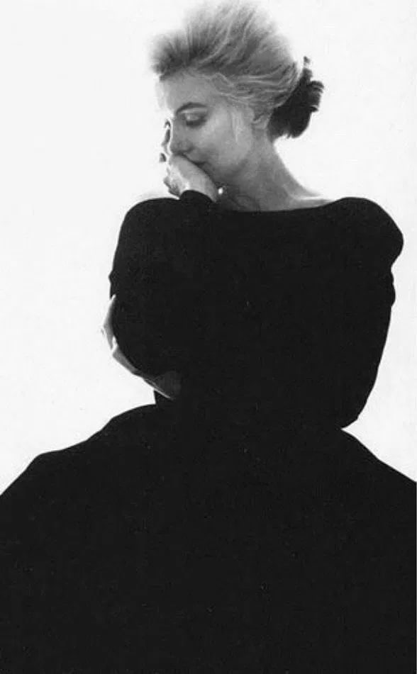 Bert Stern Marilyn Monroe Photo: Measures 8x 10 inches photographic print , mounted to archival board