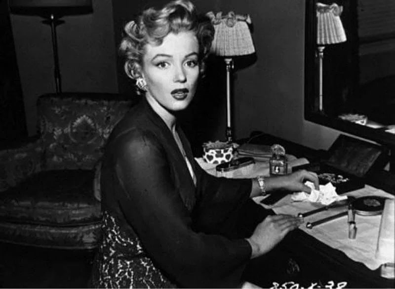 Milton Gold Marilyn Monroe Photo: Measures 12 x 16 inches, photographic print , mounted to archival board