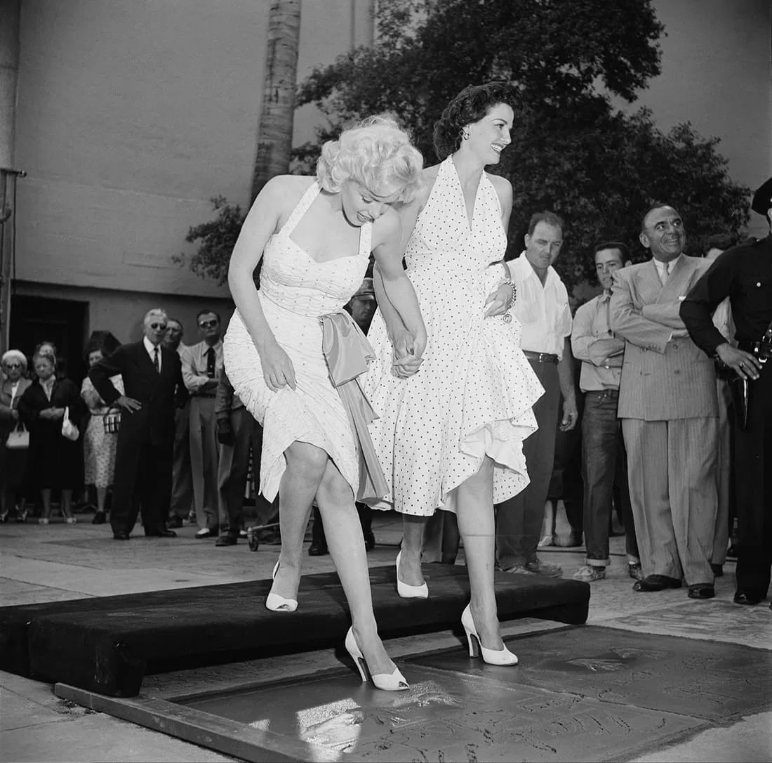 Rusell Metty Marilyn Monroe Photo: Measures 8x 10 inches photographic print , mounted to archival board