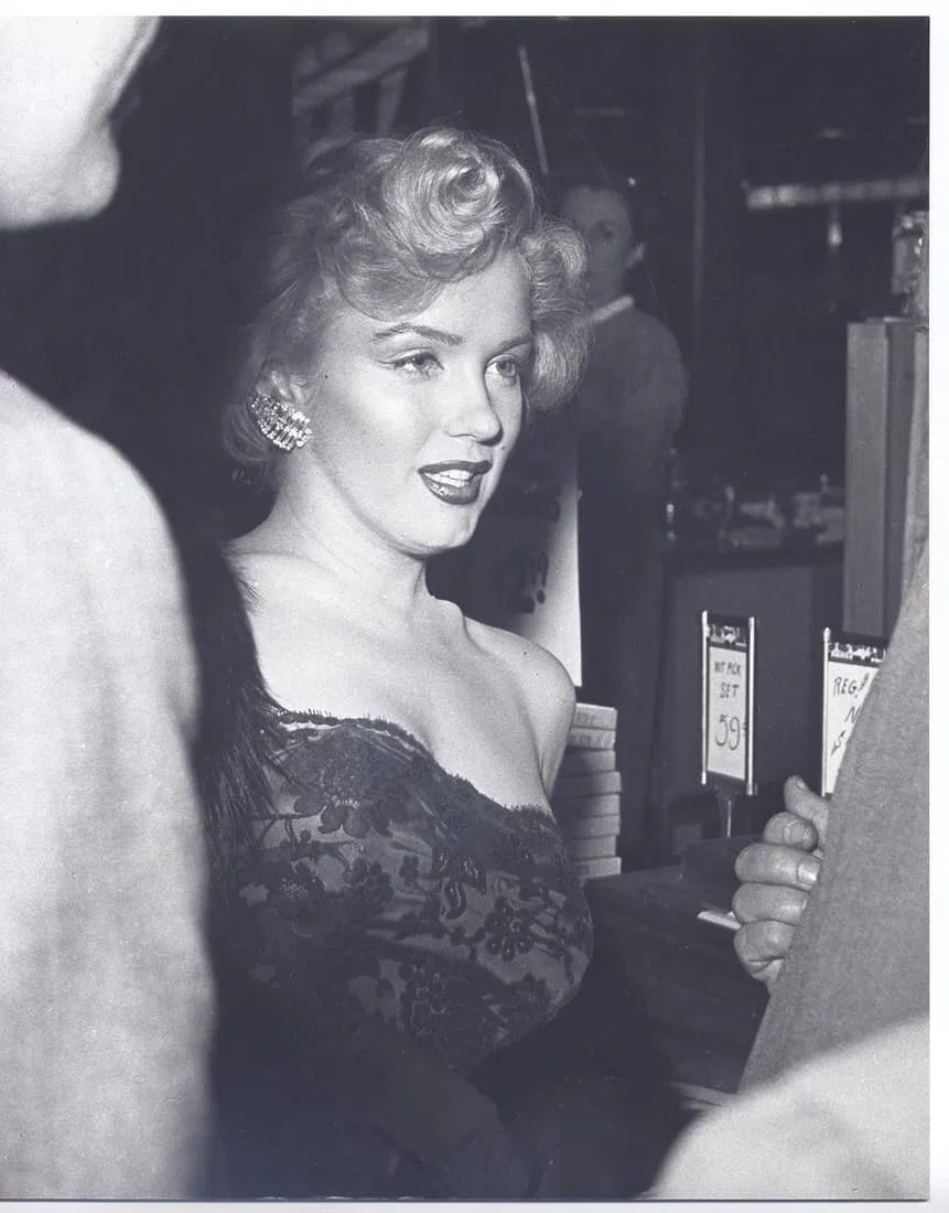 Marilyn Monroe Photo: Measures 12 x 16 inches, photographic print , mounted to archival board