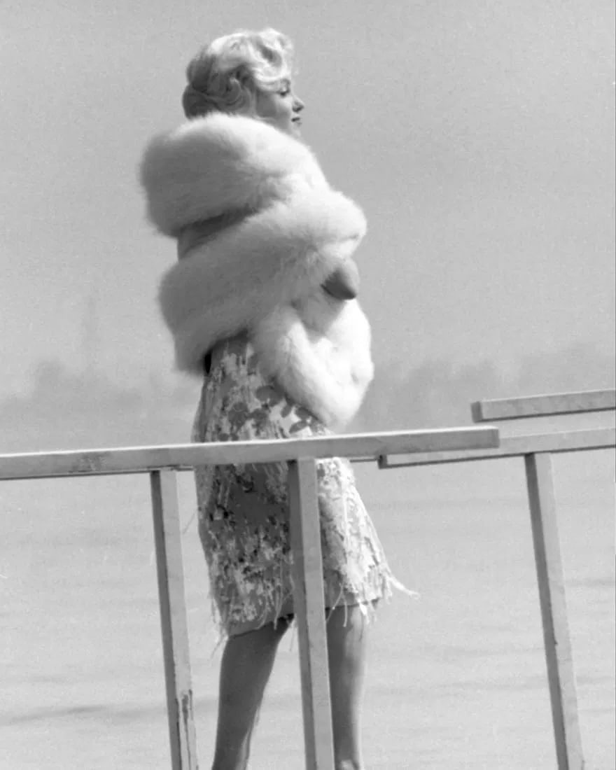 Marilyn Monroe Photo: Measures 12 x 16 inches, photographic print , mounted to archival board