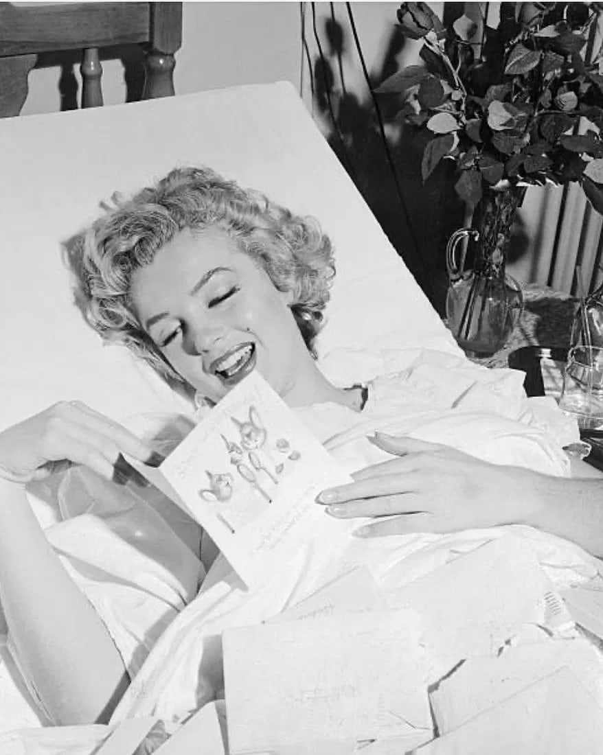 Marilyn Monroe Photo: Measures 12 x 16 inches, photographic print , mounted to archival board