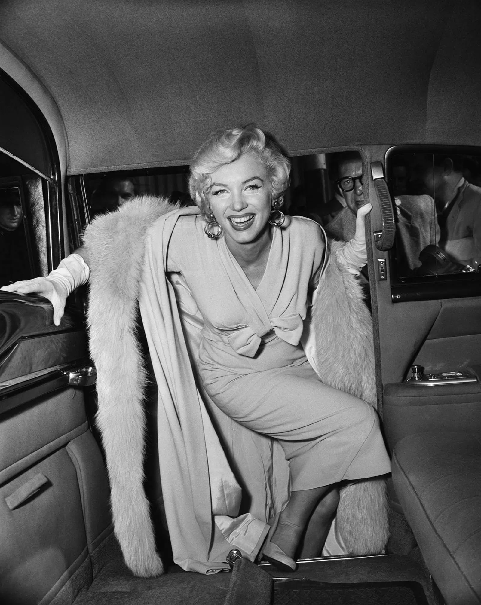 Murray Garrett Marilyn Monroe Photo: Measures 12 x 16 inches, photographic print , mounted to archival board