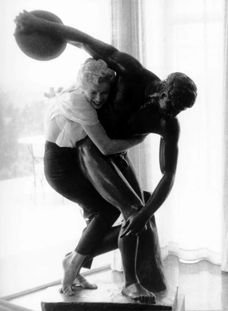 Marilyn Monroe Photo: Measures 12 x 16 inches, photographic print , mounted to archival board
