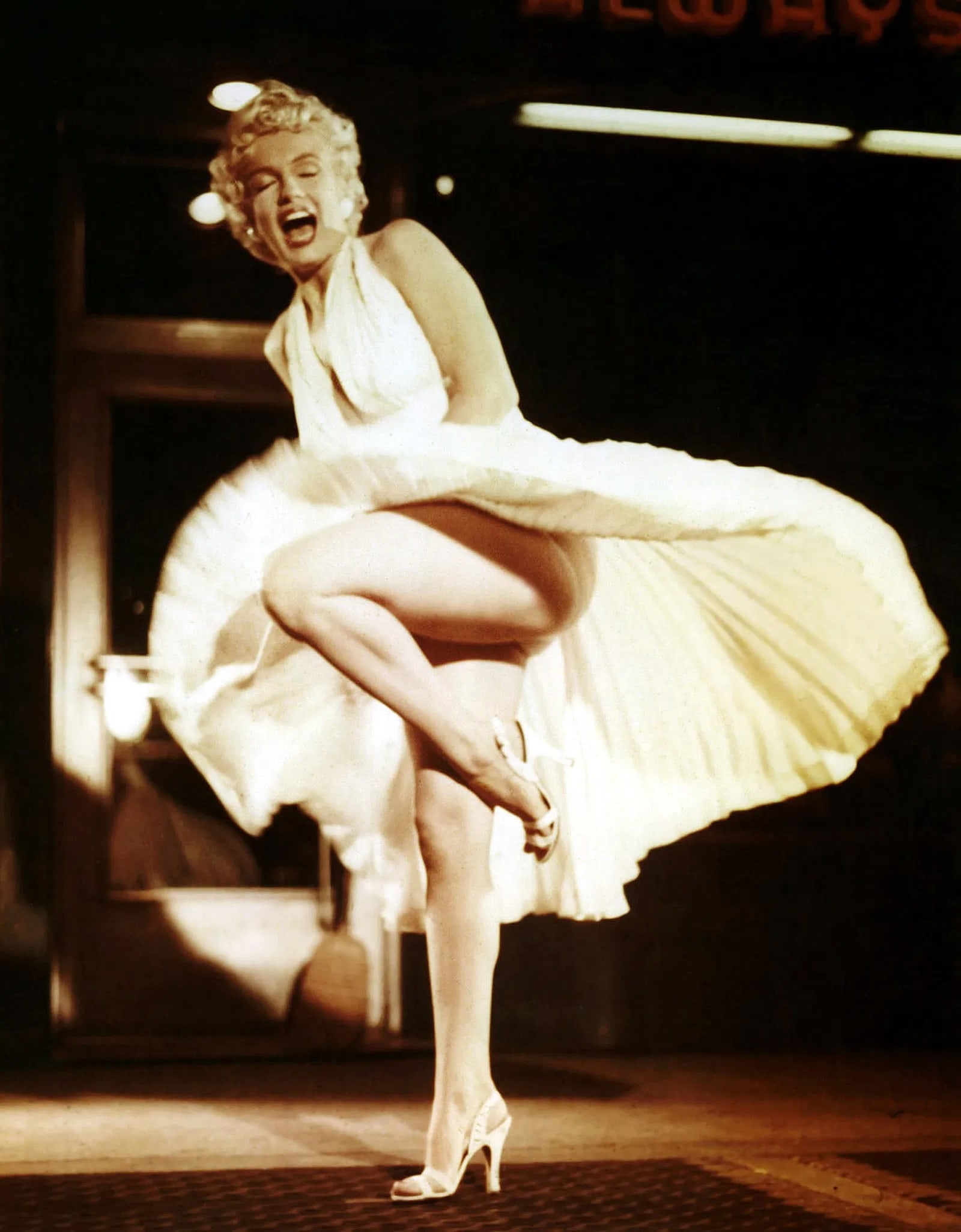 Sam Shaw Marilyn Monroe Photo: Measures 24 x 18 inches, photographic print , Mounted to archival board