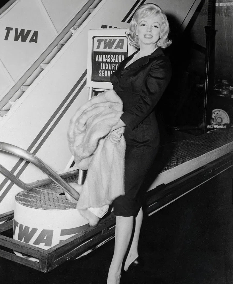 Bettmann Marilyn Monroe Photo: Measures 24 x 18 inches, Photographic print , Mounted to archival board