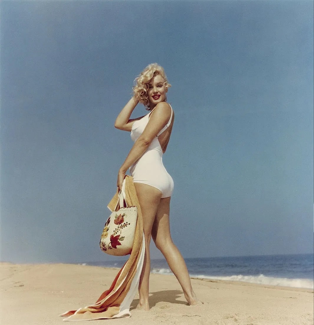 Sam Shaw Marilyn Monroe Photo: Measures 12 x 16 inches, photographic print , mounted to archival board