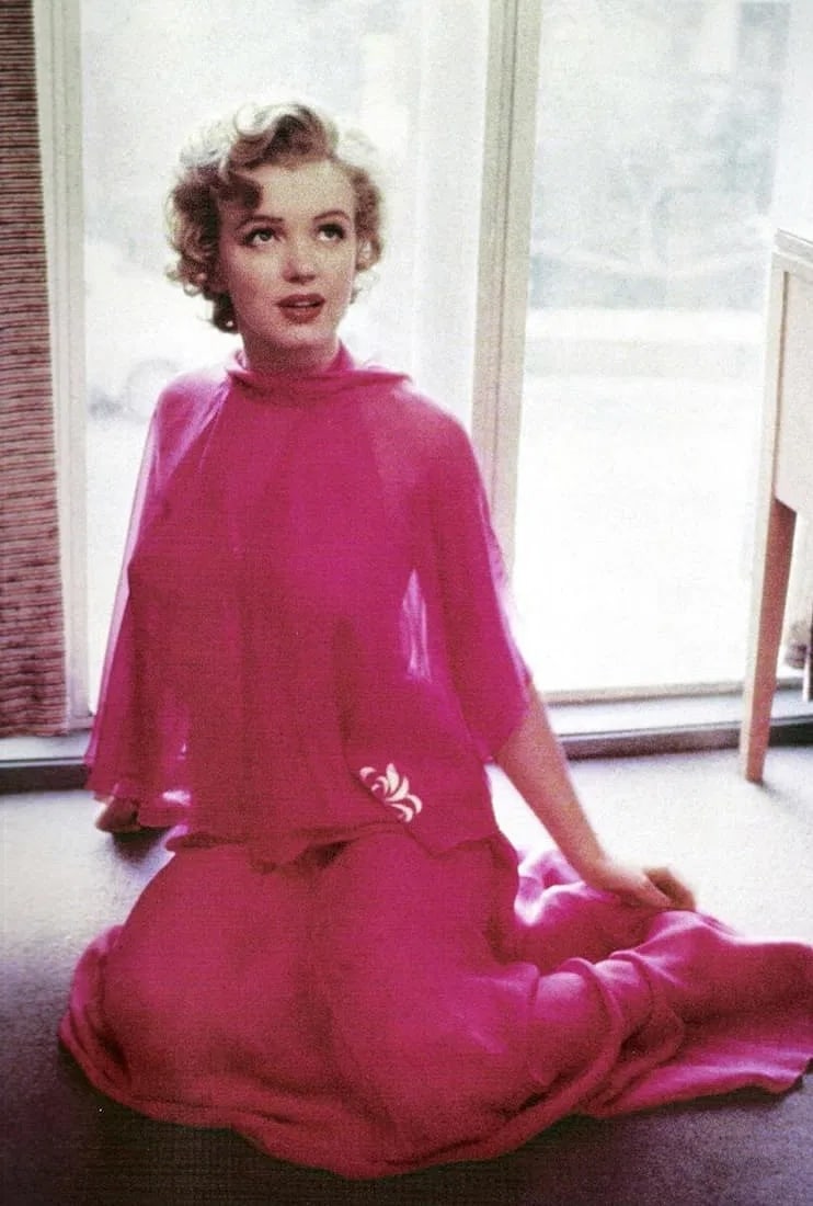 Philippe Halsman Marilyn Monroe Photo: Measures 8x 10 inches photographic print , mounted to archival board