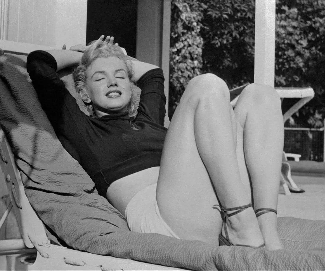 Marilyn Monroe Photo: Measures 12 x 16 inches, photographic print , mounted to archival board