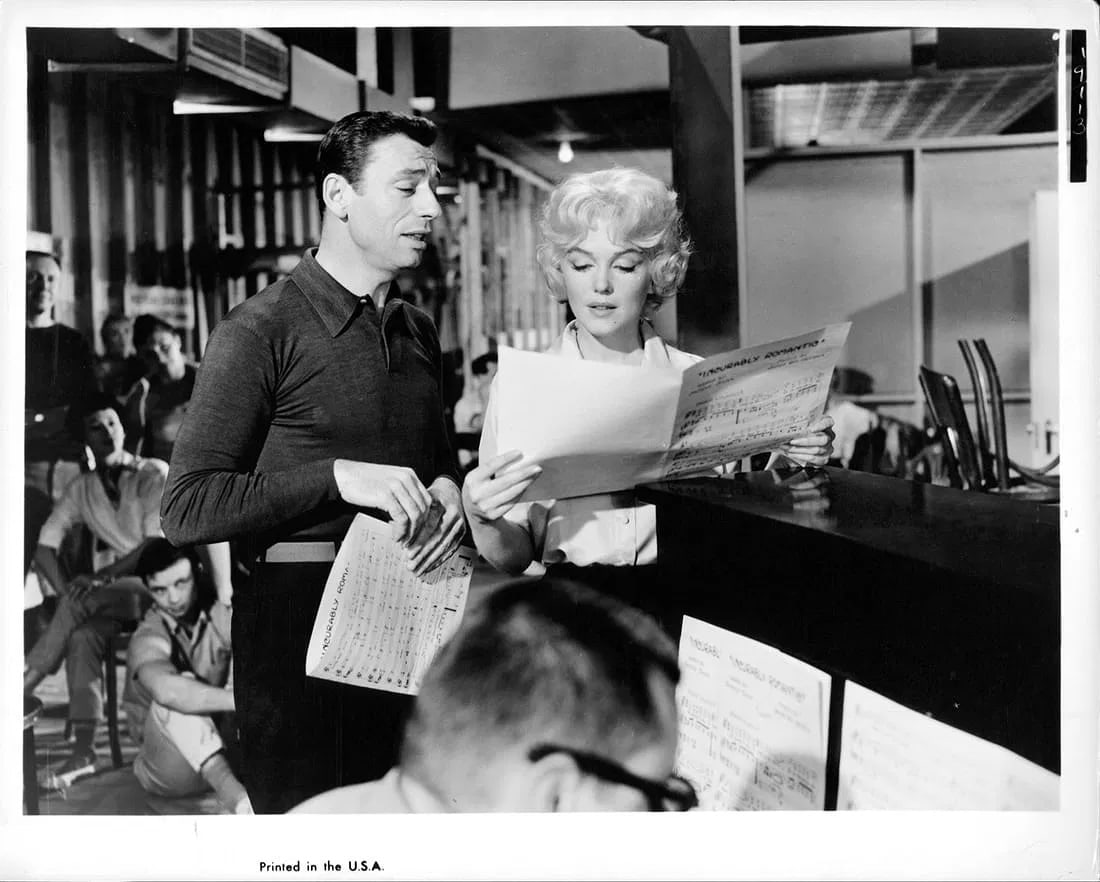Marilyn Monroe Photo: Measures 8x 10 inches photographic print , mounted to archival board