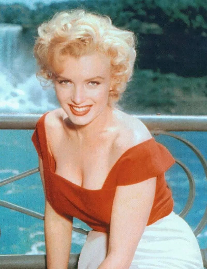 Eugene Korman Marilyn Monroe Photo: Measures 12 x 16 inches, photographic print , mounted to archival board