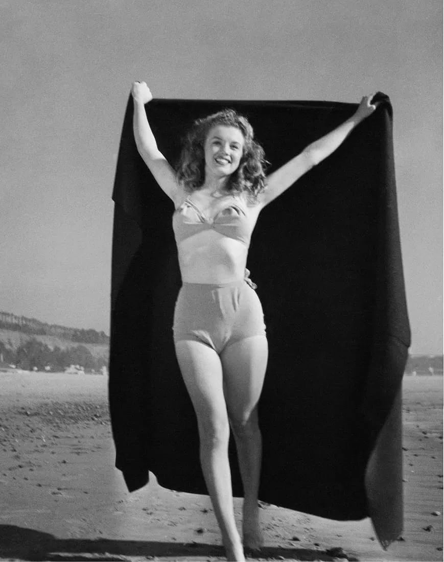 ANDRE DE DIENES (HUNGARIAN-AMERICAN) PRINT ON PAPER: Andre de Dienes (Hungarian-American) Print on Paper.
