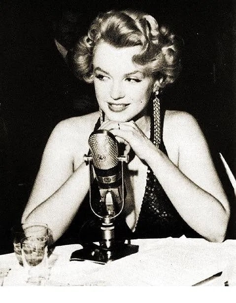 MARILYN MONROE (AMERICAN) PRINT ON PAPER: Marilyn Monroe (American) Print on Paper.