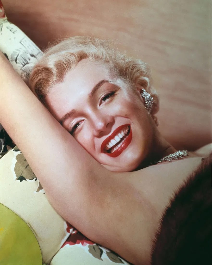 MARILYN MONROE (AMERICAN) PRINT ON PAPER: Marilyn Monroe (American) Print on Paper.