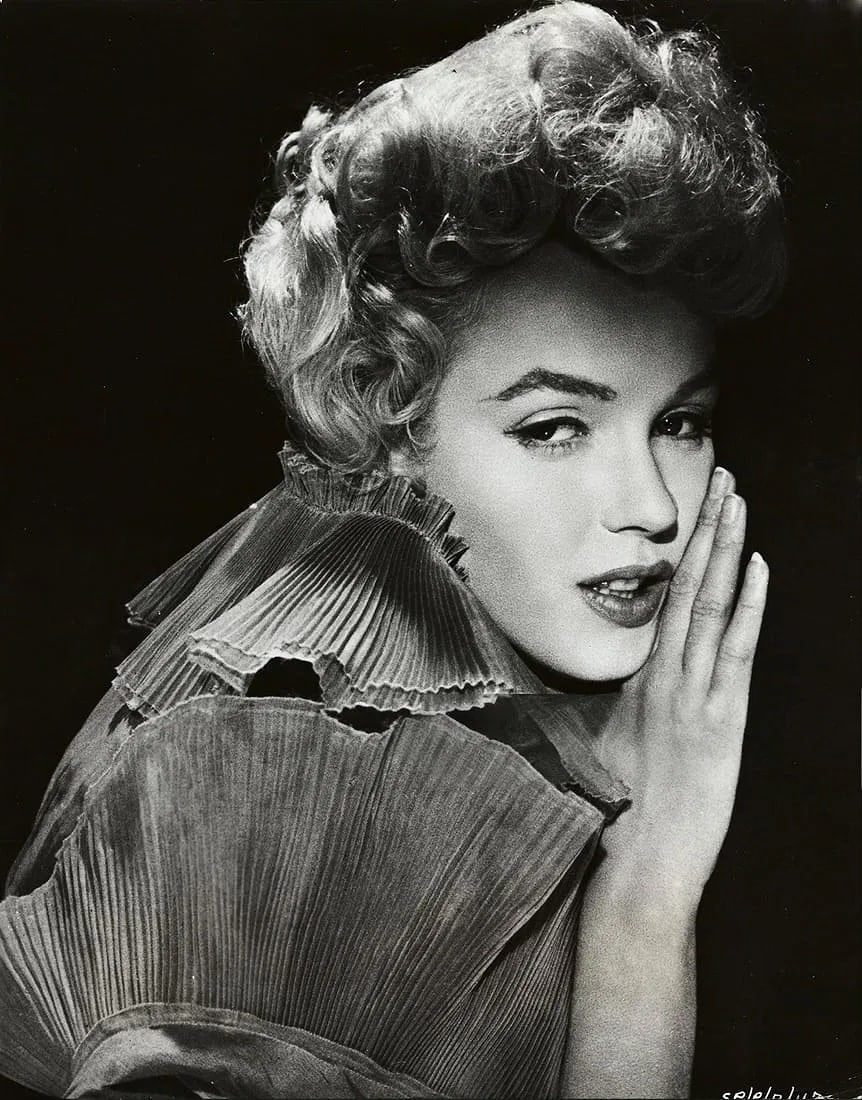 MARILYN MONROE (AMERICAN) PRINT ON PAPER: Marilyn Monroe (American) Print on Paper.