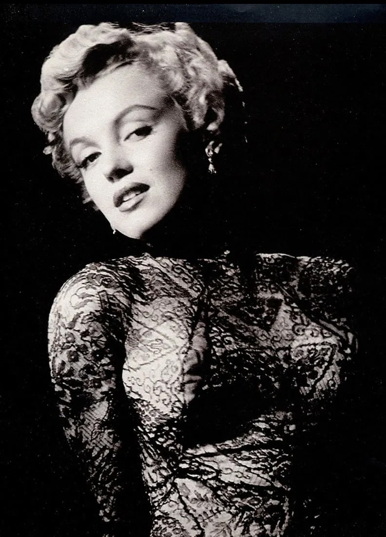 FRANK POWOLNY MARILYN MONROE (AMERICAN) PRINT ON PAPER: Frank Powolny Marilyn Monroe (American) Print on Paper.