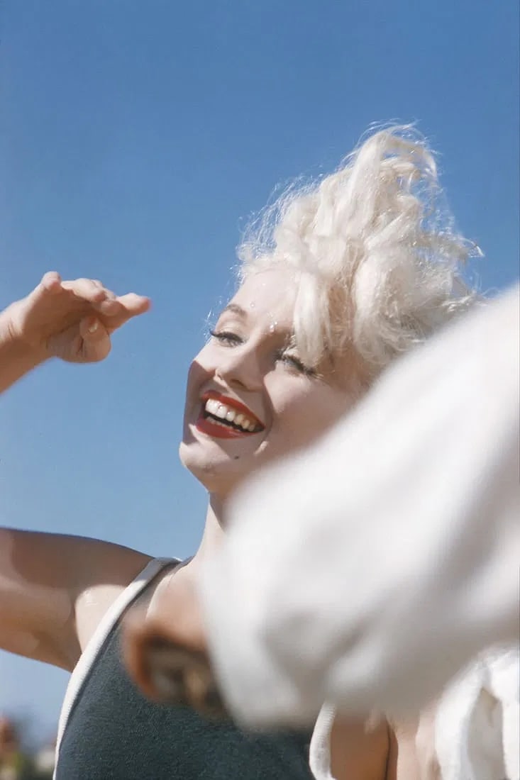MARILYN MONROE (AMERICAN) PRINT ON PAPER: Marilyn Monroe (American) Print on Paper.