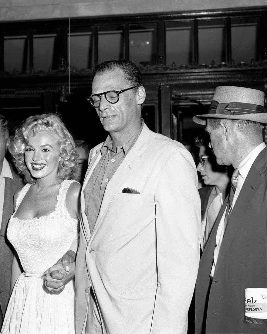 MARILYN MONROE (AMERICAN) PRINT ON PAPER: Marilyn Monroe (American) Print on Paper.